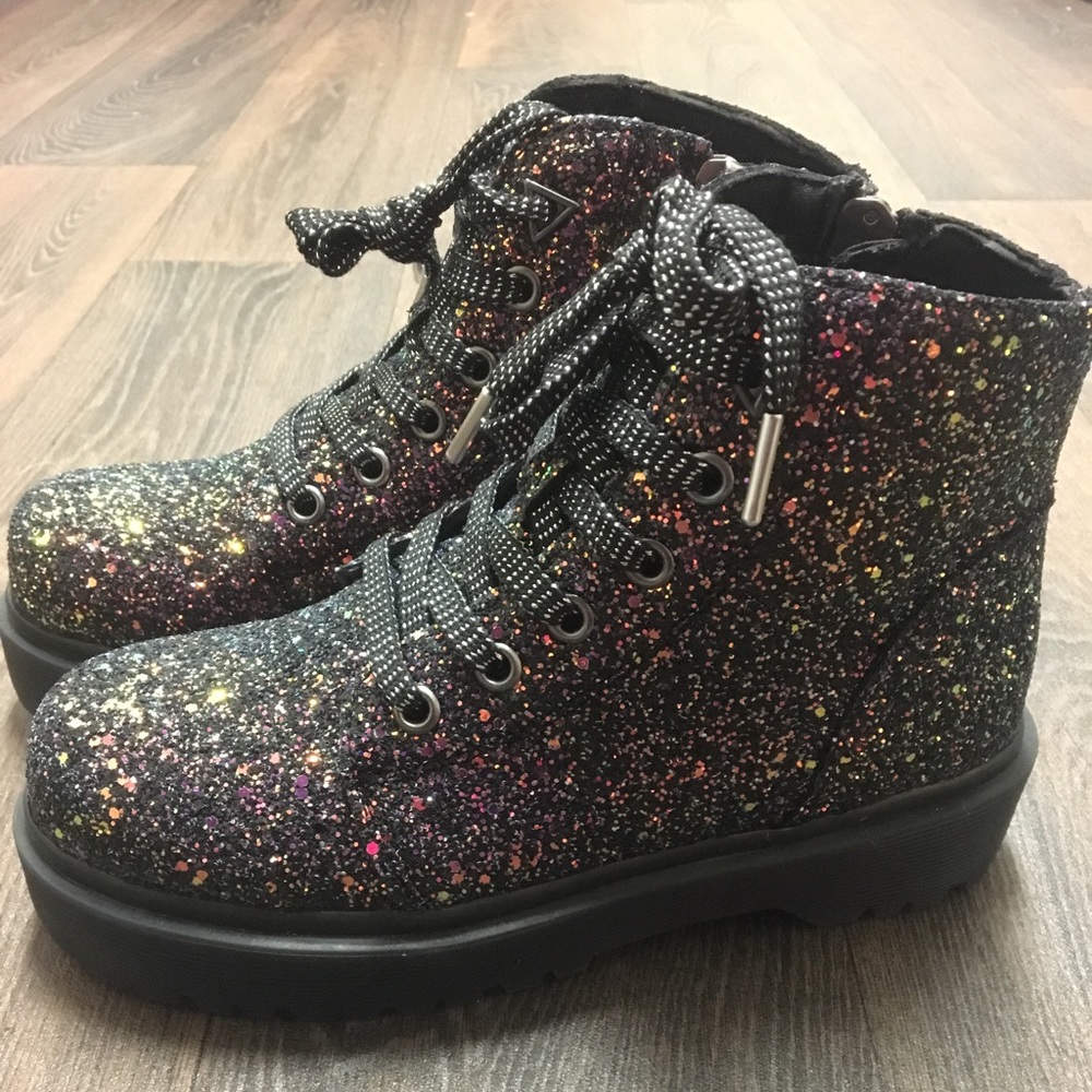 Yru Slayr Glitter Black Boots